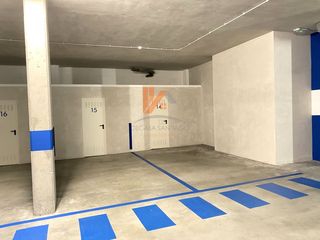 Lloguer Aparcament cotxe a Rua pamplona 5. Plazas de garaje con trastero