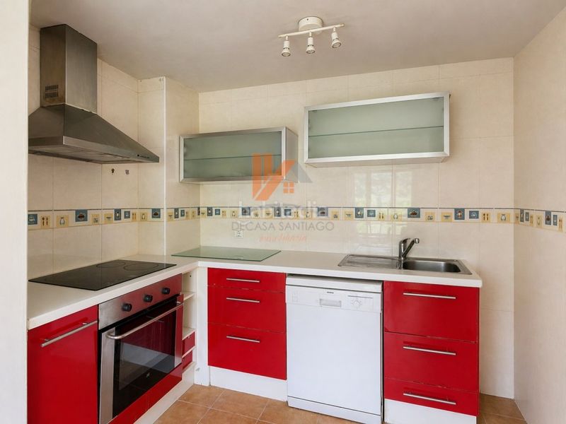 Foto 2d994c19-a3f6-4100-be90-c043b1312738. Apartament amb aparcament a O Milladoiro Ames