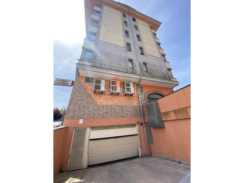 Foto 679e8873-1f9e-41d3-9cb4-62f64394d902. Apartament amb aparcament a O Milladoiro Ames