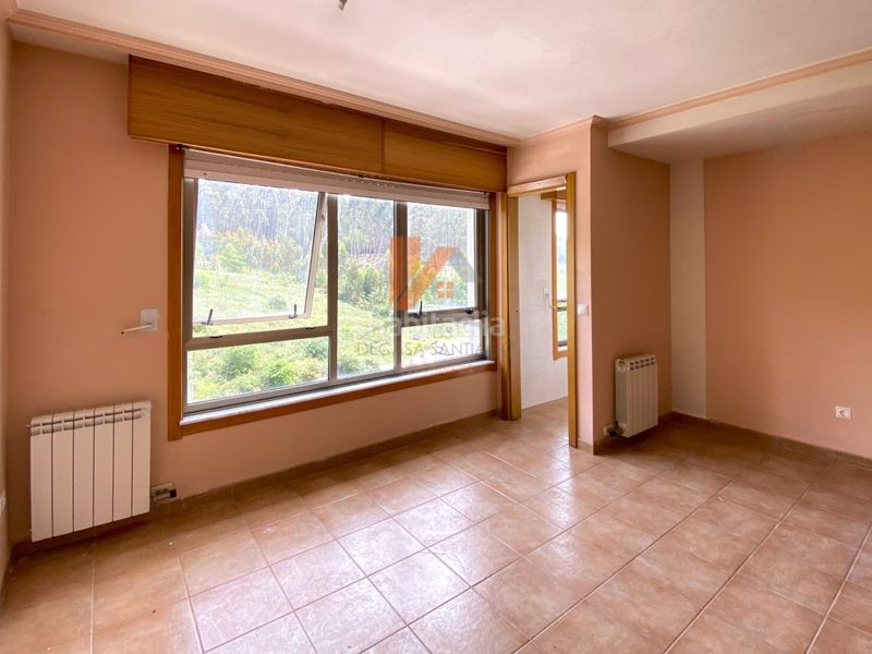 Foto 9d1be0a6-7667-46b0-8b2f-0145f3423175. Apartament amb aparcament a O Milladoiro Ames