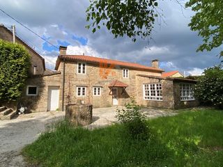 Haus  Lugar brion arriba. Casa en venta en briónencanto tradicional gallego a un paso de s