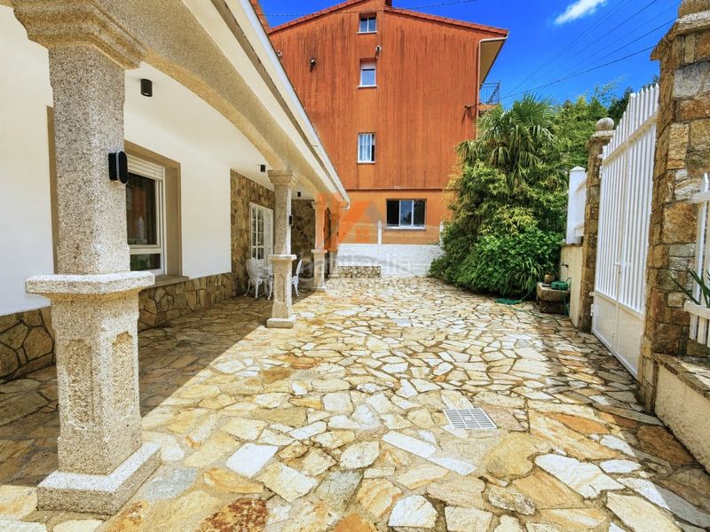 Foto f6aed7ea-0696-4f18-821a-8be543814111. Haus mit parking in Parroquias de Santiago Santiago de Compostela