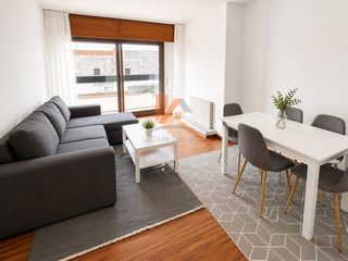 Lloguer Pis  Rua san pedro de mezonzo 17. Se alquila piso para estudiantes 4 habitaciones en el ensanche