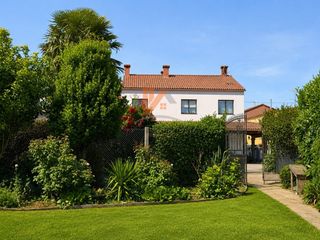 Casa  Rua ponte s lazaro abaixo. Una vivienda única a las puertas del camino de santiago. un hoga