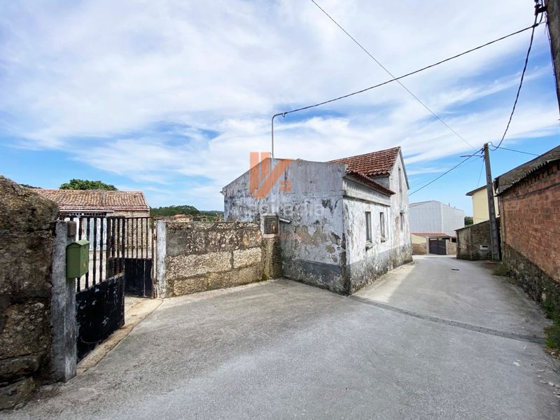 Foto e8a4d345-1dd8-47a6-8717-d58583b1e2ad. Casa a Carreira Ribeira