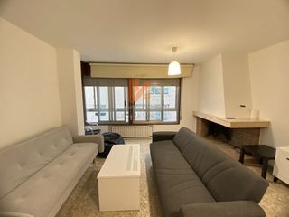 Rent Flat  Plaza ramon dominguez 3. Piso en zona ensanche con garaje