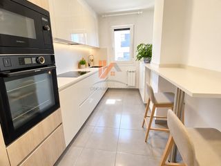 Location Appartement à Rua sempre galiza 3. Piso seminuevo al lado del hospital con garaje y trastero