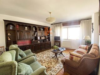 Pis  Avenida lugo. Piso en venta de 4 habitaciones, totalmente exterior, en el ensa