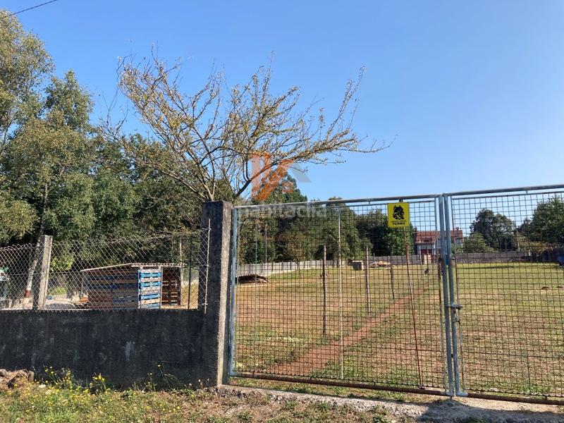 Foto f3365ddd-ed17-4c15-ae05-71370b912a85. Terreno residenziale in ribeira vella in Parroquias de Santiago Santiago de Compostela