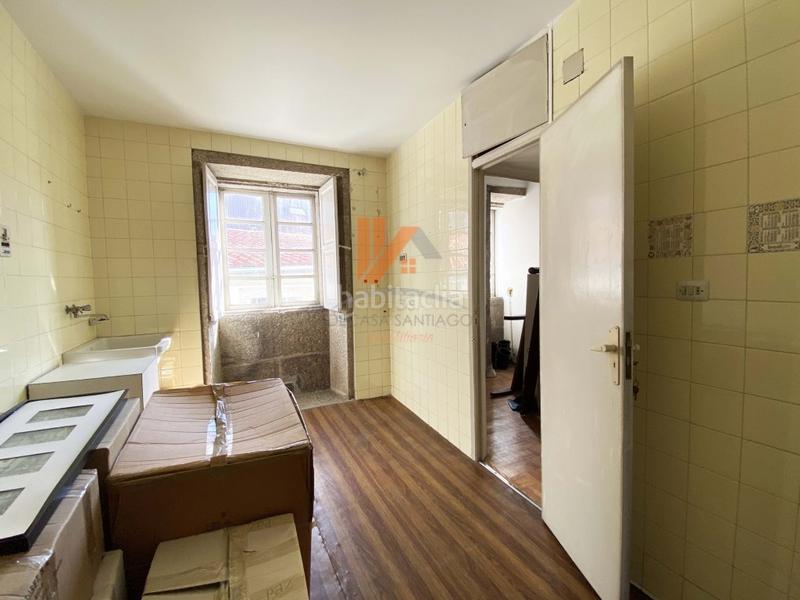 Foto 0d65117a-e4ec-4ec0-ac41-06586dfdefbb. Casa a avenida figueroa 7 a Casco Histórico Santiago de Compostela