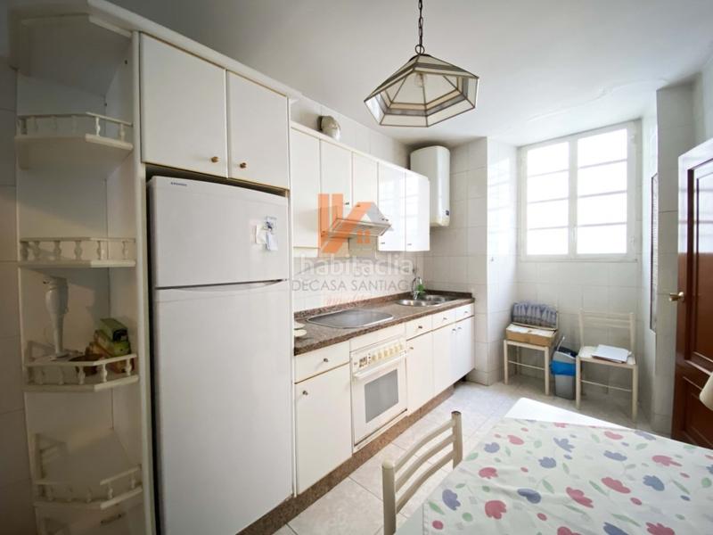 Foto 16869bfe-314d-49d8-90be-f294868a2699. Casa a avenida figueroa 7 a Casco Histórico Santiago de Compostela