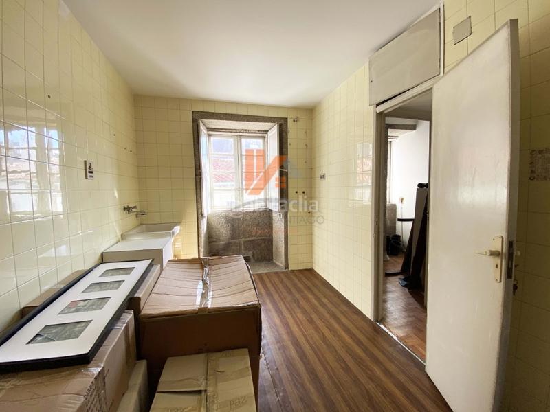 Foto 3df5c2e8-2d2e-4753-bc9e-fc5aa5f02253. Casa a avenida figueroa 7 a Casco Histórico Santiago de Compostela