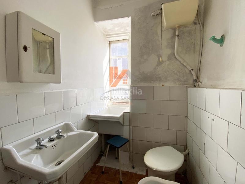 Foto adf180cb-28ac-4e70-837f-4d514979ef84. Casa a avenida figueroa 7 a Casco Histórico Santiago de Compostela