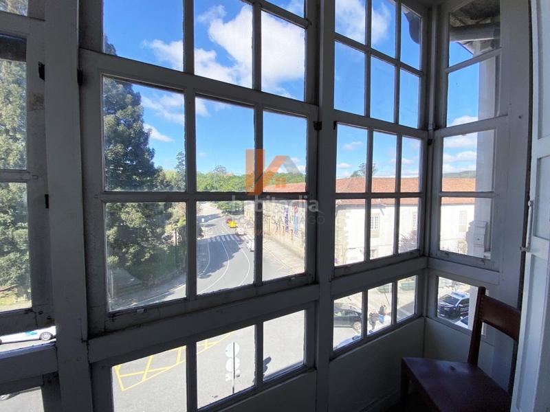 Foto e5adbce0-582d-44fe-aff8-9c1465e16694. Casa a avenida figueroa 7 a Casco Histórico Santiago de Compostela