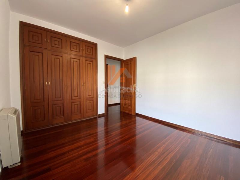 Foto c9fd26ea-ec1d-4c8c-86ed-49018733711a. Lloguer pis a r. de montero ríos a Ensanche - Sar Santiago de Compostela