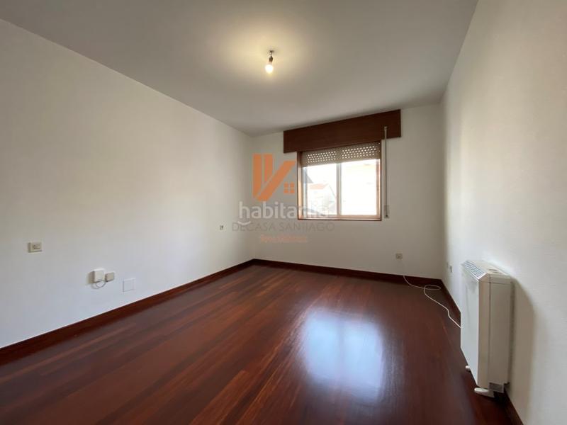 Foto ebefa054-3afe-4b87-9d37-3886eaa13c6d. Lloguer pis a r. de montero ríos a Ensanche - Sar Santiago de Compostela