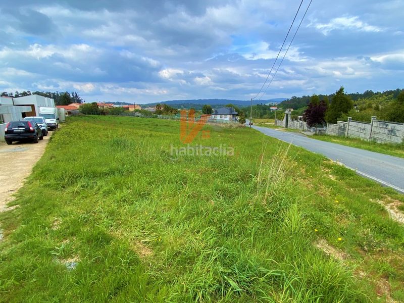 Foto 54c85bff-b555-420d-a35e-fb6d07ecf205. Terreno residencial en rua loureiro parcela edificable en luou en Teo