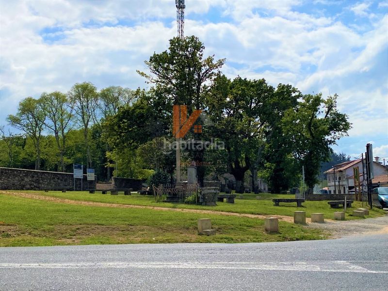 Foto ba18344a-d915-4350-9188-7589770c585a. Terreno residencial en rua loureiro parcela edificable en luou en Teo