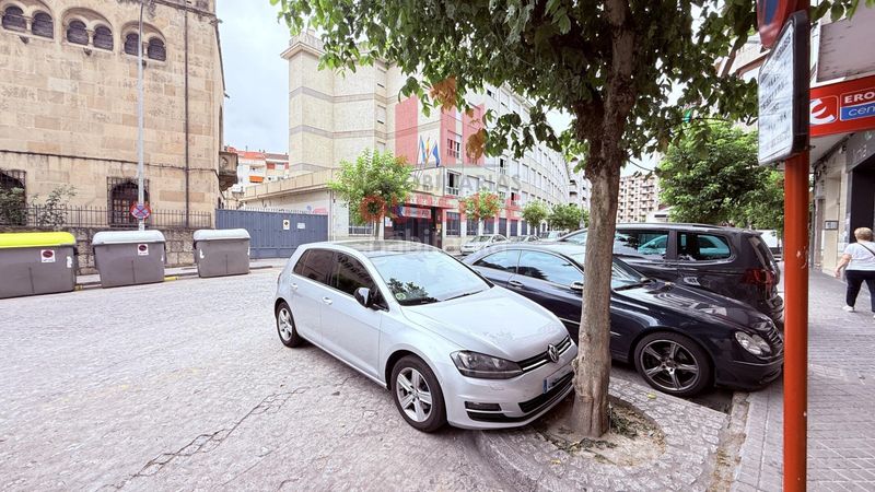 Foto 54641754-a0cc-4a0f-95c3-9f7b4d35e750. Aparcament cotxe a Couto Ourense