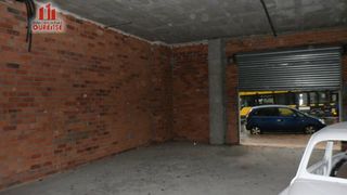 Lloguer Local Comercial a Ventiun. Local comercial situado en la zona del veintiuno