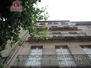Edifici a Casco Viejo. Edificio proximo al jardin del posio