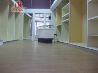 Lloguer Local Comercial a Casco Viejo. Local comercial en la zona jardin del posio.