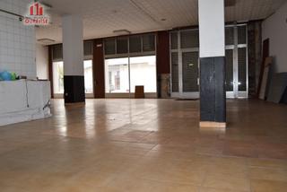 Lloguer Local Comercial a Vistahermosa. Amplio local comercial en vista hermosa