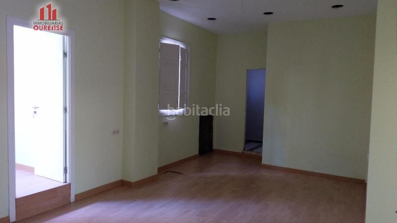 Foto 60f338b3-c192-41b3-93f9-7896b54a8b7f. Local comercial amplio local semireformado en san francisco en Ourense