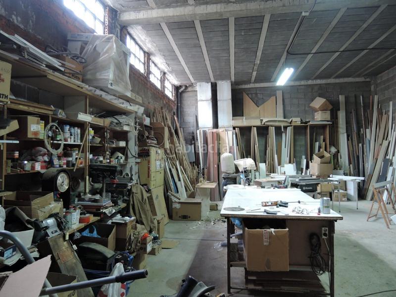 Foto 883ac463-a888-4148-9d7d-ede9709d6f02. Local comercial  en la zona del puente en Ourense