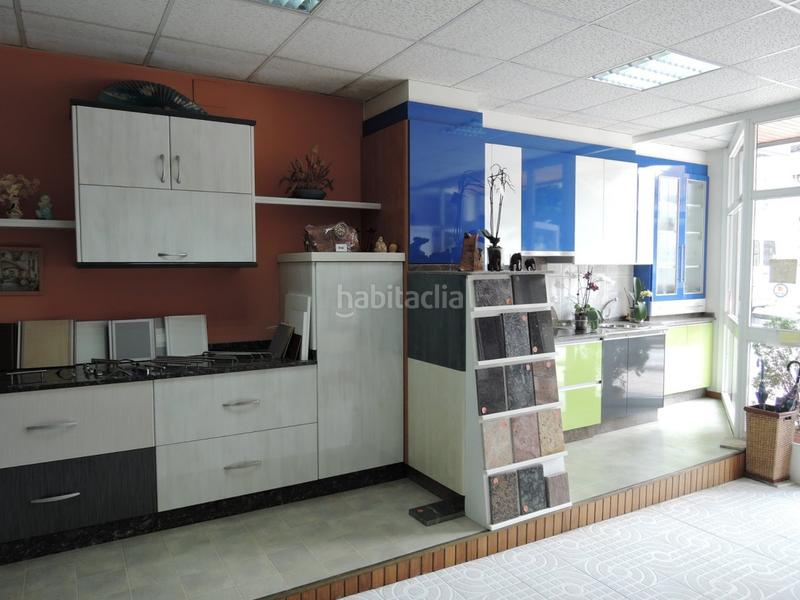 Foto d7c59cd5-c1da-4e56-9ae7-b2473b4c21d1. Local comercial  en la zona del puente en Ourense