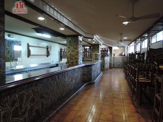 Lloguer Local Comercial a Ventiun. Se alquila meson en la zona del puente