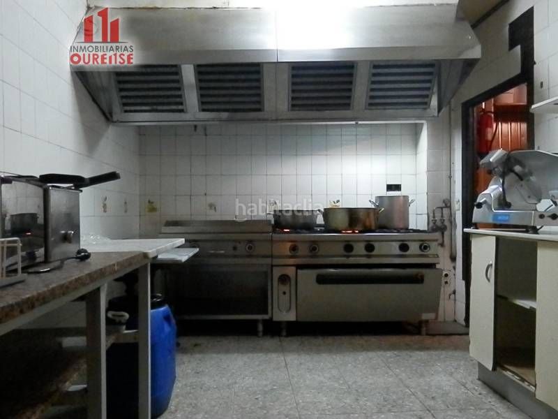 Foto f0a70ab5-f922-46f9-a6c1-2dcd7ed3852a. Local comercial a Centro Ourense