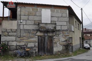 Casa a San Cibrao das Viñas. Casa para reformar cerca de reboredo.