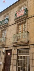 Pis a Casco Viejo. Piso  ático  dos locales comerciales al lado del ayuntamiento de