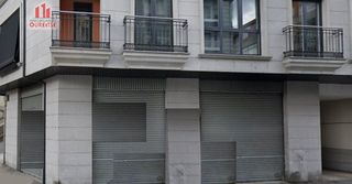 Lloguer Local Comercial a A Carballeira. Gran local comercial con transito cercano al barrio del couto.