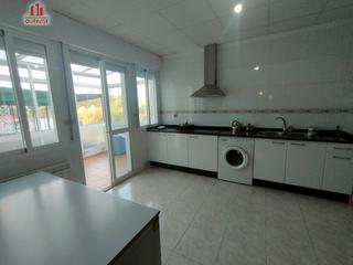 Pis a Coles. Luminosa vivienda en la zona del veintiuno