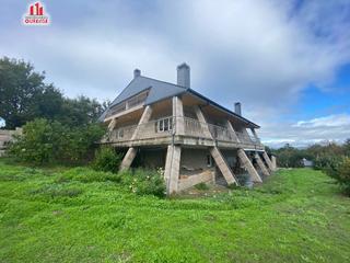 Casa a Coles. Chalet independiente en la zona de gustei coles