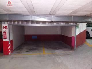 Aparcament cotxe a Mariñamansa. Se venden plazas de garaje abiertas y cerradas en la zona de mar
