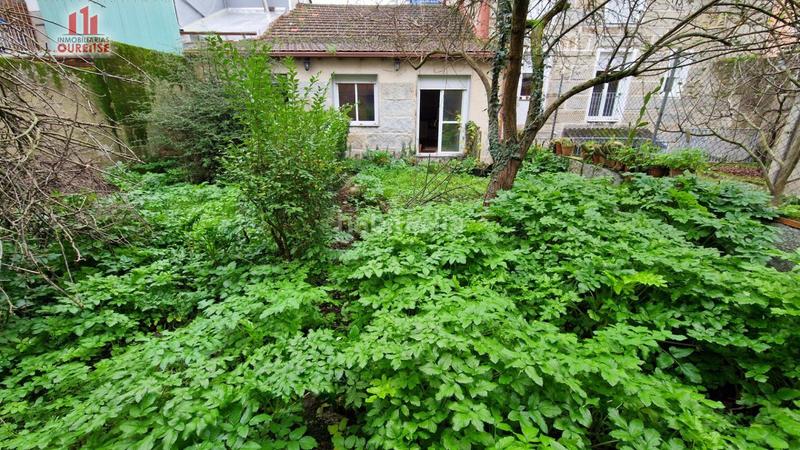 Foto b00e051c-c296-42d5-933a-d80a1e7c1603. Casa  en el casco urbano en A Carballeira Ourense