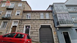 Maison à A Carballeira. Casa en el casco urbano de ourense
