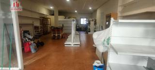 Lloguer Local Comercial a Barbadás. Local comercial en el centro de la valenza