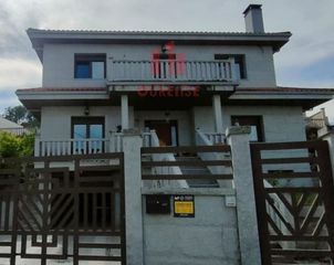 Maison à Barbadás. Vivienda unifamiliar en la zona de barbadas