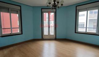 Piso en Couto. Luminosa vivienda en la zona del couto