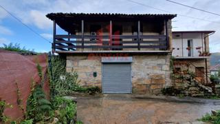 Casa a Toén. Casa con gran parcela en alongos toén  ourense