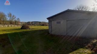 Terreny residencial a Pereiro de Aguiar (O). Parcela urbanizable  con nave cerca de la urbanización de santa