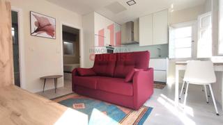 Affitto Casa in Barbadás. Pequeña casa recién reformada en el centro de a valenzá.