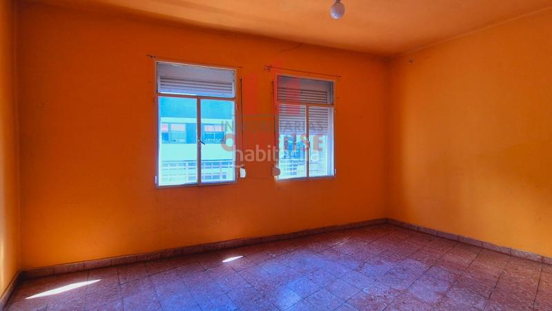 Foto 116cb0ff-0e39-41a5-a9d2-051d2692ee42. Piso venta de piso para reformar en o Couto, a cinco minutos caminado del centro en Ourense