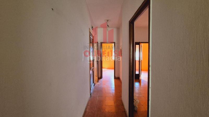 Foto e7542ab5-b4ab-404b-9617-24e2501c1f9f. Piso venta de piso para reformar en o Couto, a cinco minutos caminado del centro en Ourense