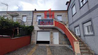 Lloguer Casa a Barrocanes. Casa adosada muy próxima al hospital de ourense.