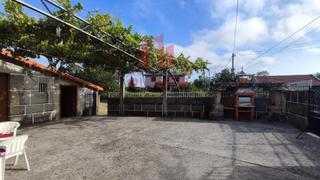 Casa a Paderne de Allariz. Casa de piedra con patio y parcela edificable de más de mil metr